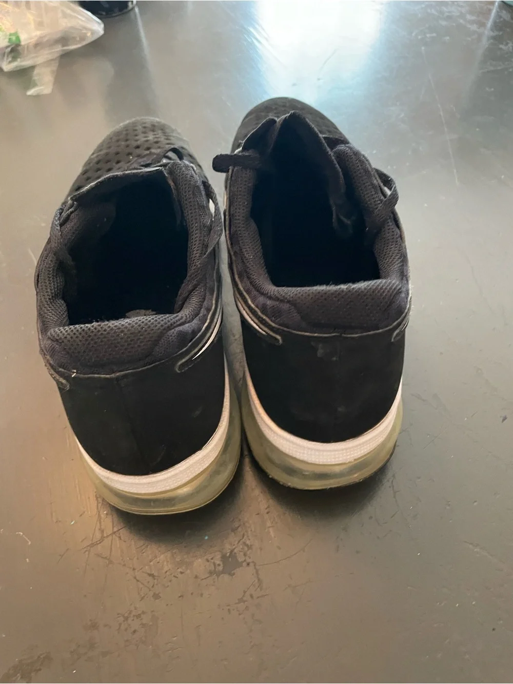 Nike Men's Black and White Athletic Trainers size 12 - Picture 3 of 6
